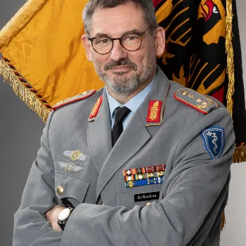 Dr. Johannes Backus
