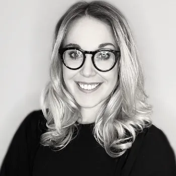 Dr. Julia Lorenz, MHBA
